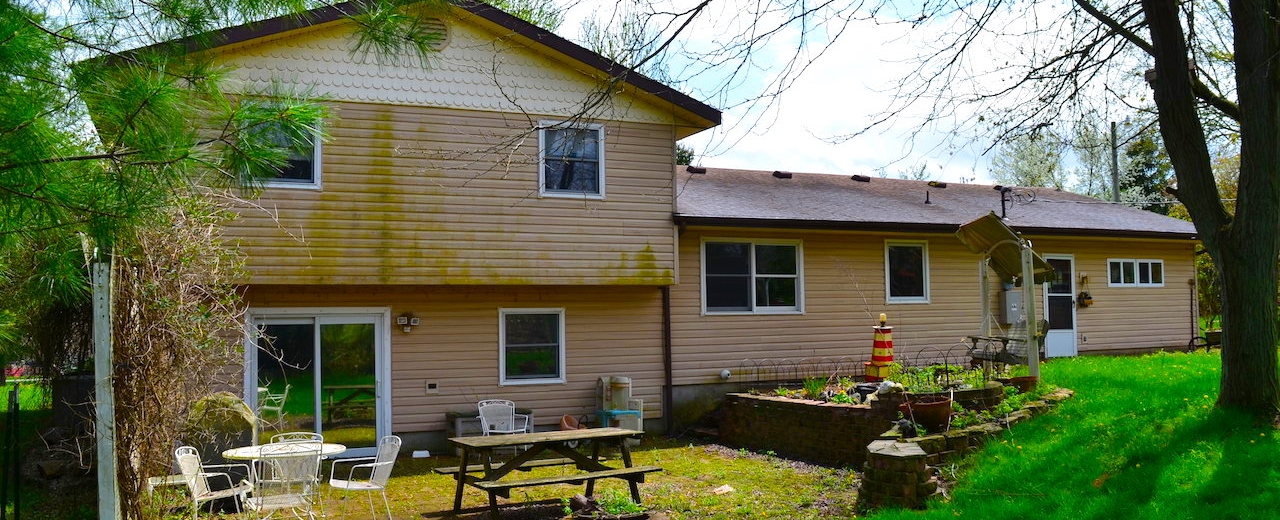 4 bedroom home and buildings in Roanoke Indiana Scheerer McCulloch