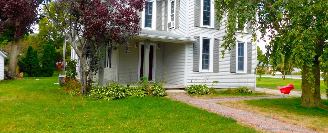 Move in ready 4 bedroom home and separate city lot in Markle Indiana